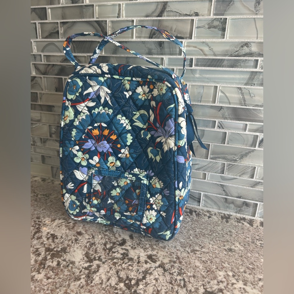 Vera Bradley Floral Bursts insulted lunch bag - Picture 2 of 13